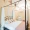 Romantic Escape city centre with Jacuzzi & Parking by Rent All Como