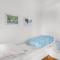Beautiful Home In Aakirkeby With Wifi - Åkirkeby