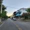 Beachfront Apartment, Quiet 4 Beds, 1 Bath, AC, Wi-Fi, Hot Water, in Paraiso near Los Patos