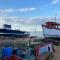 Sky Lounge - Beachfront top floor apartment with stunning veiws