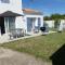 Maison avec terrasse, 400 m plage et centre, 2 chambres, parking privé, ménage inclus - FR-1-224B-542