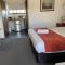 SHEPPARTON MOTOR INN Tudor House Motel
