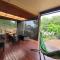 Quiet family retreat getaway - Wildlife Park, Sovereign Hill, Kryall Castle and city at your door - modern house, 8 guests, 4 bedrooms, 5 beds