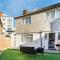 MOYDOM Cosy Apt sleeps 4 with self breakfast & carpark - Redbridge