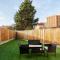 MOYDOM Cosy Apt sleeps 4 with self breakfast & carpark - Redbridge
