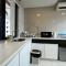 PD DWharf Duplex 3BR - Full Seaview (Up To 12 Pax)