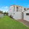 Fantastic Buddina Duplex