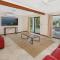 Fantastic Buddina Duplex