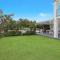 Fantastic Buddina Duplex