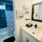 House 3 Bed, 2Bath, FREE Parking in The Woodlands