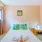 White Shamrock Beach Hotel
