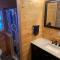 Cozy Creekside Cabin in the heart of Hocking Hills - Laurelville