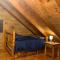 Cozy Creekside Cabin in the heart of Hocking Hills - Laurelville