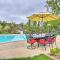 The Castle Hacienda Heights Home with Patio and Pool - 哈仙达岗