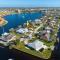 Pool, Gulf Access, Beautiful Views of Bimini Basin, Dock with Tiki Hut - Villa Bimini Basin - Кейп-Корал
