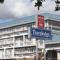 Days Inn by Wyndham Victoria Airport Sidney