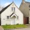 Gingerbread Cottage - Fairford