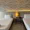 Embryo Hotel 