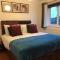 Montrose House - Spacious Comfy 3 Bedroom House, Free Wifi and Free Parking - سويندون