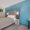 Quality Inn & Suites - آيكن