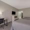 Quality Inn & Suites - آيكن