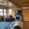 Laurabelle Lake House - Lakefront & Dog friendly - Battle Creek