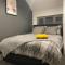 Cheerful 2 bedroom holiday home with parking