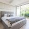 The Hill Street Villa offers private pool in stylish unit