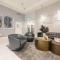Superb unit, centrally located with parking - Miami