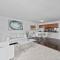 Superb unit, centrally located with parking - Miami