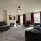 Large 4 double bedroomed townhouse in central Holmfirth