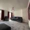 Large 4 double bedroomed townhouse in central Holmfirth