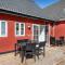 2 Bedroom Lovely Apartment In Aakirkeby