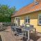 Three-Bedroom Holiday Home In Klemensker - Klemensker
