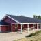 Seven-Bedroom Holiday Home In Humble