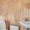 Four-Bedroom Holiday Home In Dronningmolle - Dronningmølle