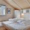 Four-Bedroom Holiday Home In Dronningmolle - Dronningmølle