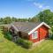 Three-Bedroom Holiday Home In Nykobing Sj - Klint