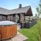 5 Bedroom Stunning Home In Grenaa