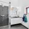 5 Bedroom Stunning Home In Grenaa