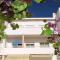 Maray Apartment near Porto de Mós and Praia Dona Ana