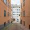 ALTIDO Sunny 3-bed flat with balconies