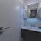 Sky & Sun Luxury Rooms with private parking in the garage - Zadar