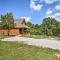 2 Mi to Lake Hamilton Hot Springs Cabin with Loft!