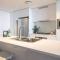 L19 Spacious Apt, Wi-Fi, Parking by Stylish Stays