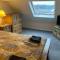 Pet Friendly Cottage Ashbourne with Parking