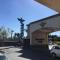 Thunderbird Lodge
