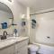 Airy Fort Myers Condo about 4 Mi to Beach!