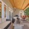 Lazy Bear Lodge by NW Comfy Cabins - ليفنوورث