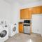 Large Family Home - Only 20 mins from Disneyland